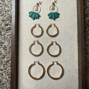 Elegant Gold and Green Hoop Earrings Set